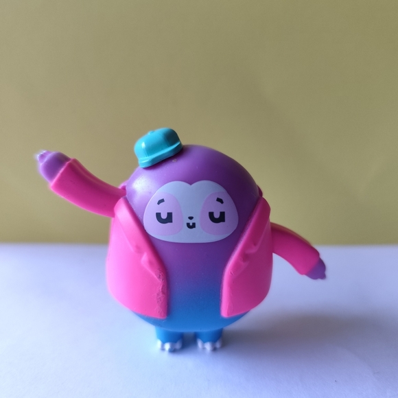 4/$20💥Oh! My GIF Dance Wavin Slothy Dancer GIFbits Figure Toy Figurine - Picture 1 of 5